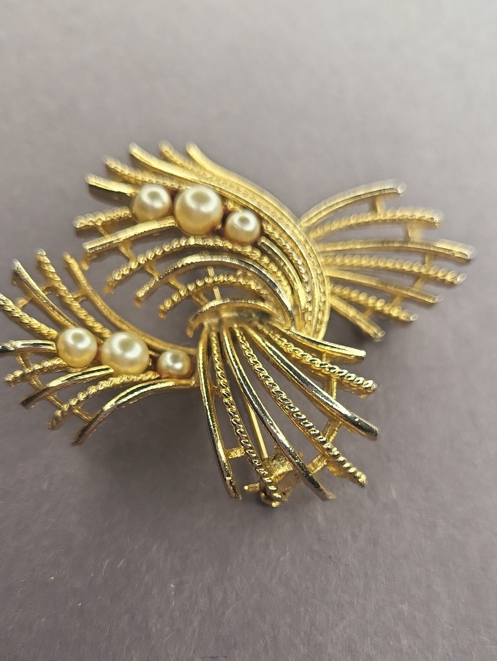 Lisner Pearl Accent Brooch